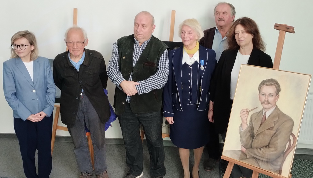 Zdjęcie Blewoński_85d60d06d-ab61-49f2-b853-5dd5828c04cf.jpg w galerii Konferencja w II LO dot. Józefa Blewońskiego